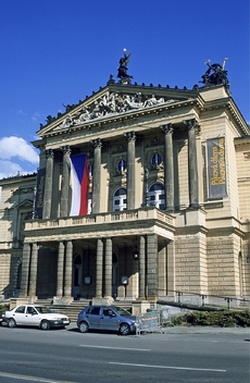 Státní opera v Praze.